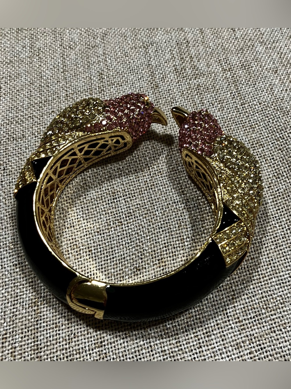 💎 Stunning Vintage-Inspired "Kissing Birds" Bangle Bracelet